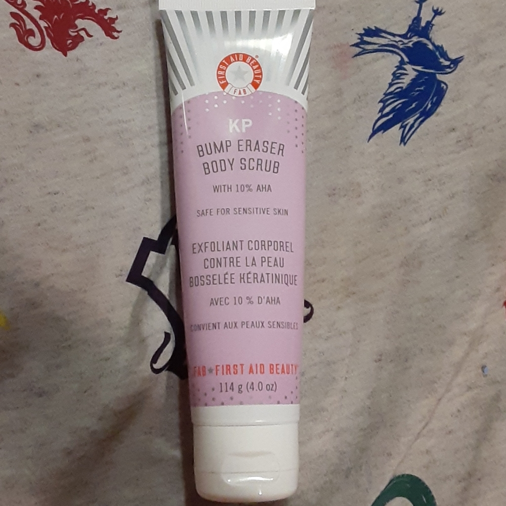 First Aid Beauty Bump Eraser Body Scrub
